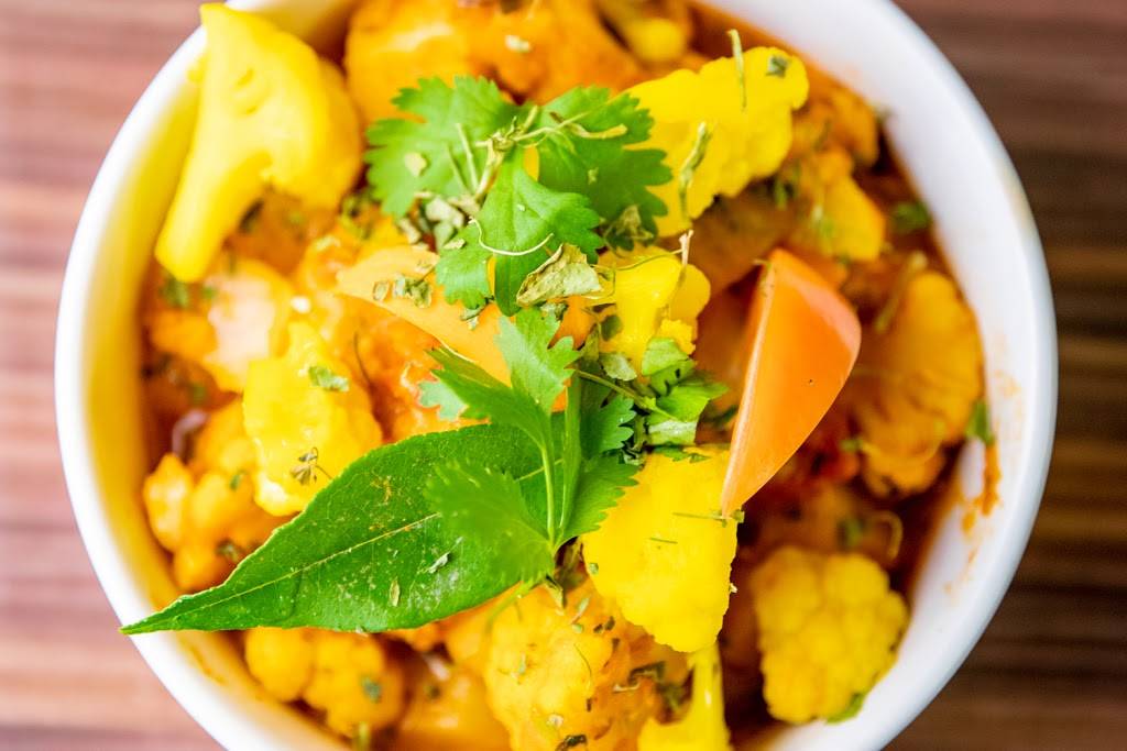 India Flavors | restaurant | ABC Warehouse Building, 29205 Orchard Lake Rd, Farmington Hills, MI 48334, USA | 2486775555 OR +1 248-677-5555