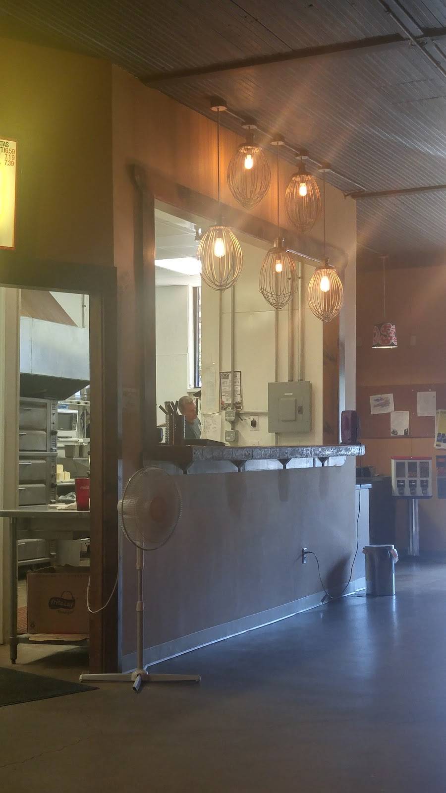 Pizza Haus | restaurant | 125 E Broadway, Ashland, MO 65010, USA | 5736574287 OR +1 573-657-4287