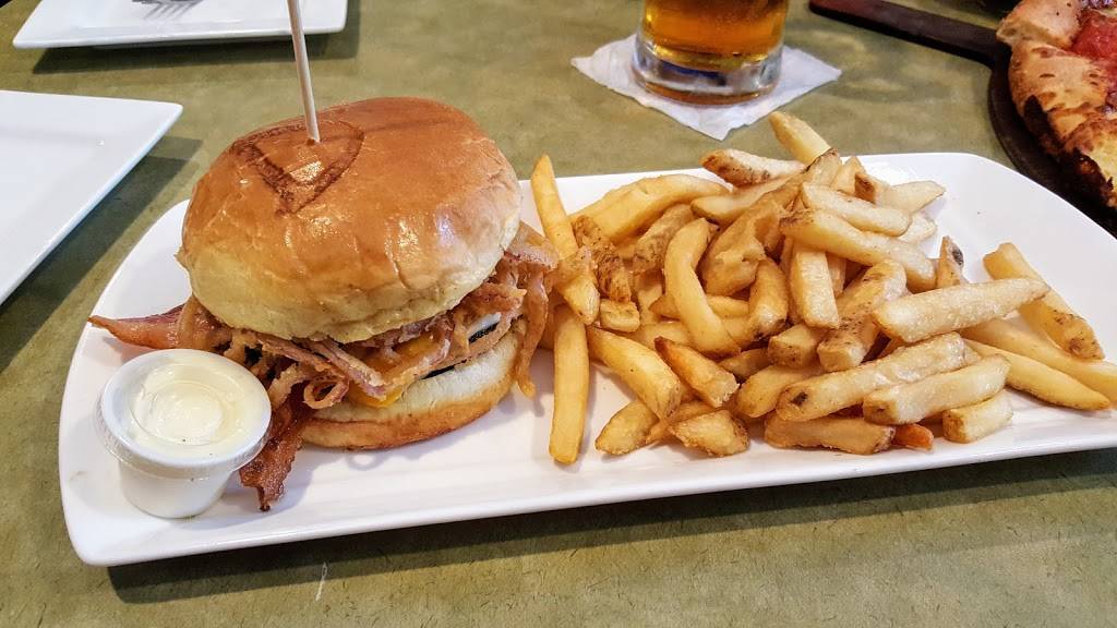 Davenports Restaurant | restaurant | 1070 Mendon Road, Cumberland, RI 02864, USA | 4013341017 OR +1 401-334-1017