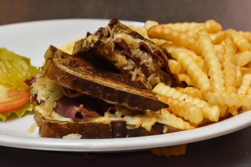 Town Chef | restaurant | 117 S Main St, Cedar Grove, WI 53013, USA | 9206685058 OR +1 920-668-5058