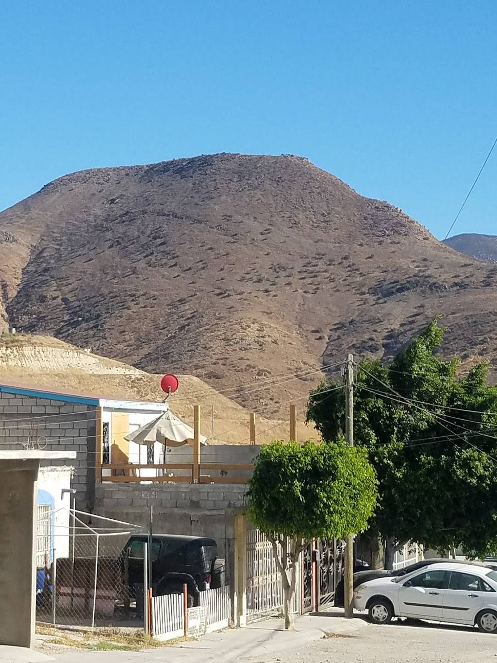 Polleria Los Plebes De Guamuchil | restaurant | int 25A, Palmas 26008, El Refugio, Tijuana, B.C., Mexico | 016642160923 OR +52 664 216 0923