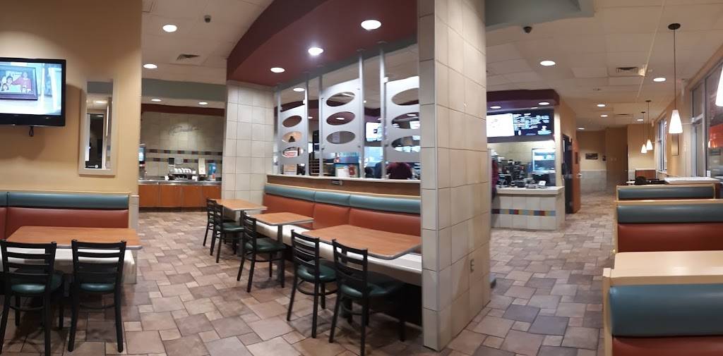 McDonalds | cafe | 7400 Hull Street Rd, Richmond, VA 23235, USA | 8047452555 OR +1 804-745-2555