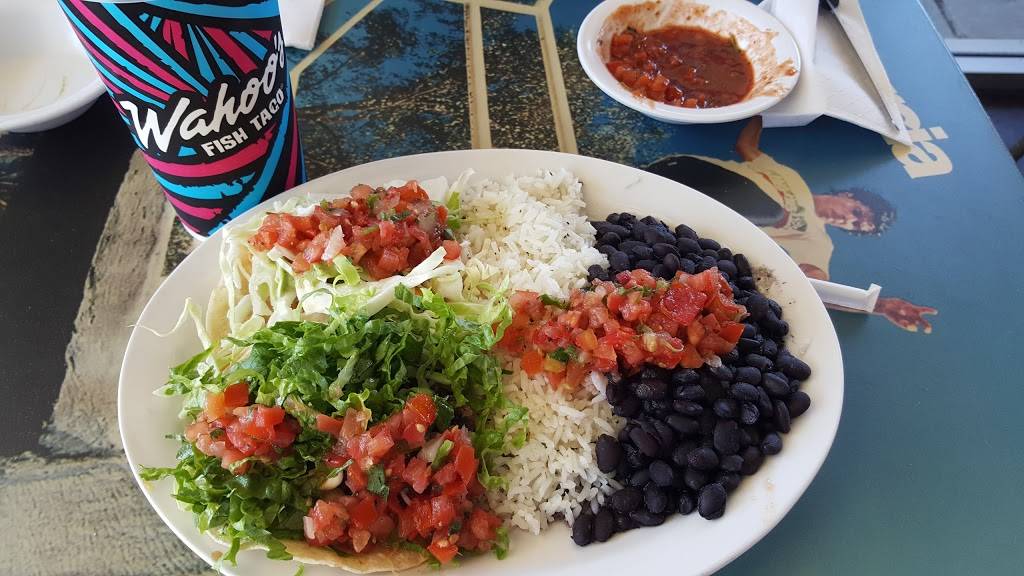 Wahoos fish taco | restaurant | 23042 Eastpark Dr, Yorba Linda, CA 92887, USA | 7149213051 OR +1 714-921-3051