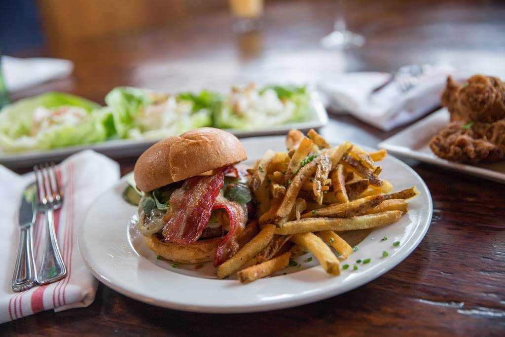 15 Walnut Tavern | restaurant | 15 Walnut Rd, South Hamilton, MA 01982, USA | 9784682400 OR +1 978-468-2400