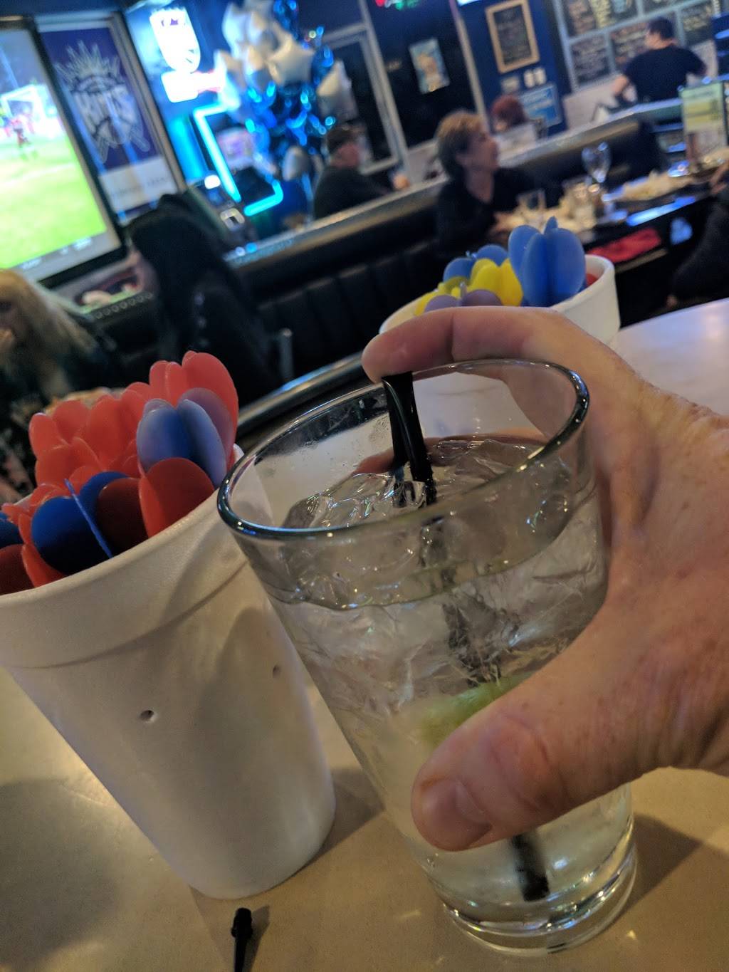 Diamond Plate Bar & Grill | restaurant | 5030 Foothills Blvd, Roseville, CA 95747, USA | 9167720303 OR +1 916-772-0303