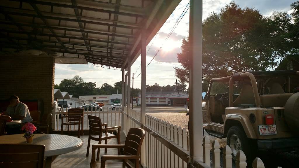 What-A-Burger | restaurant | 1510 N Cannon Blvd, Kannapolis, NC 28083, USA | 7049329051 OR +1 704-932-9051