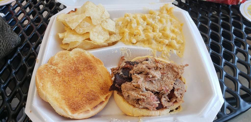 Smooves Grill | restaurant | 2150 Fort Campbell Blvd, Clarksville, TN 37042, USA | 9318028100 OR +1 931-802-8100