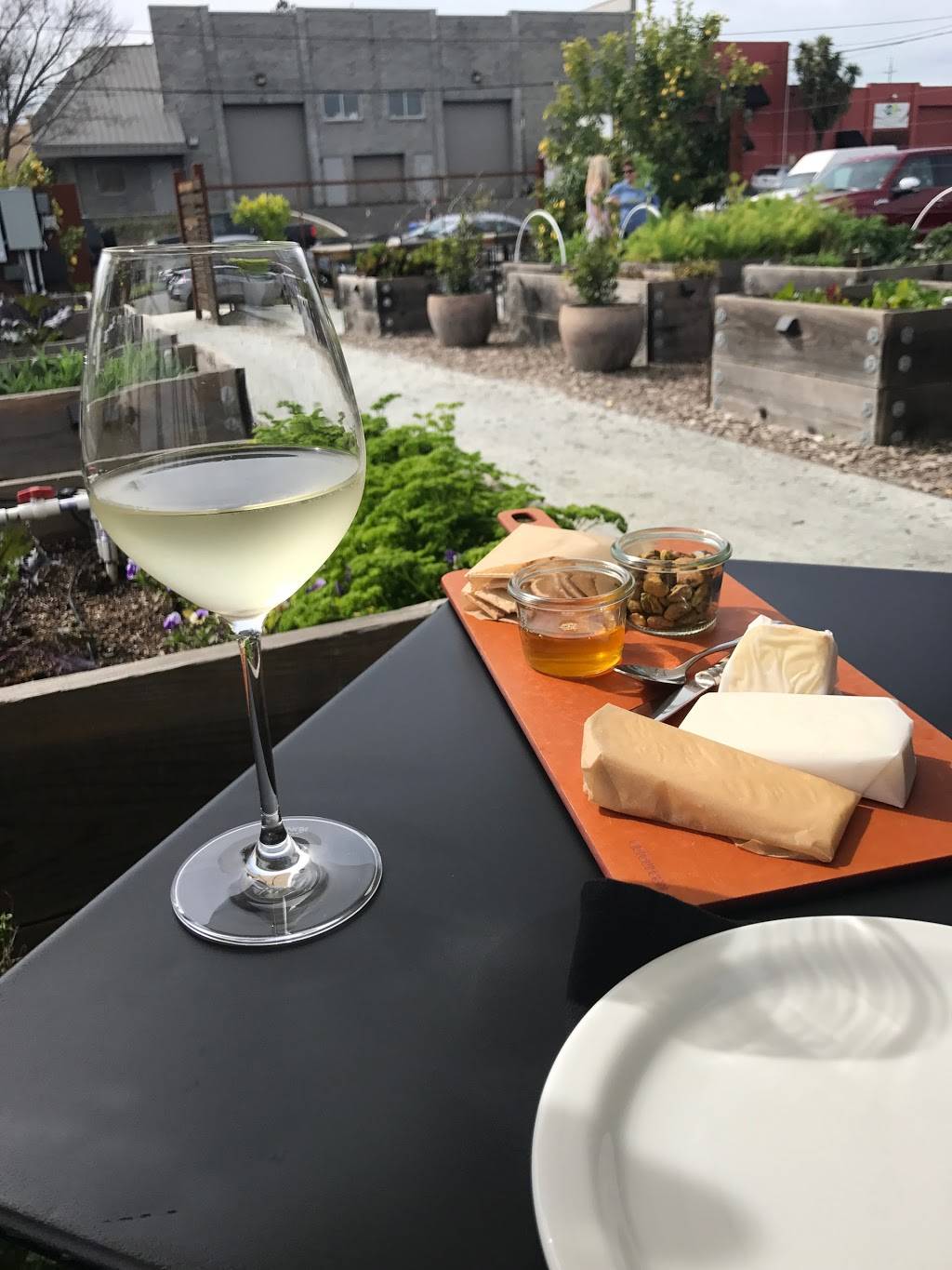 St Clair Brown Winery & Brewery | restaurant | 816 Vallejo St, Napa, CA 94559, USA | 7072555591 OR +1 707-255-5591