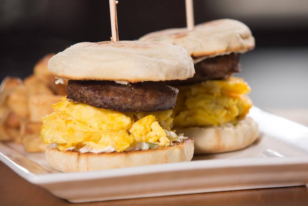 Fatpour Tap Works - Wicker Park | restaurant | 2005 W Division St, Chicago, IL 60622, USA | 7736988940 OR +1 773-698-8940