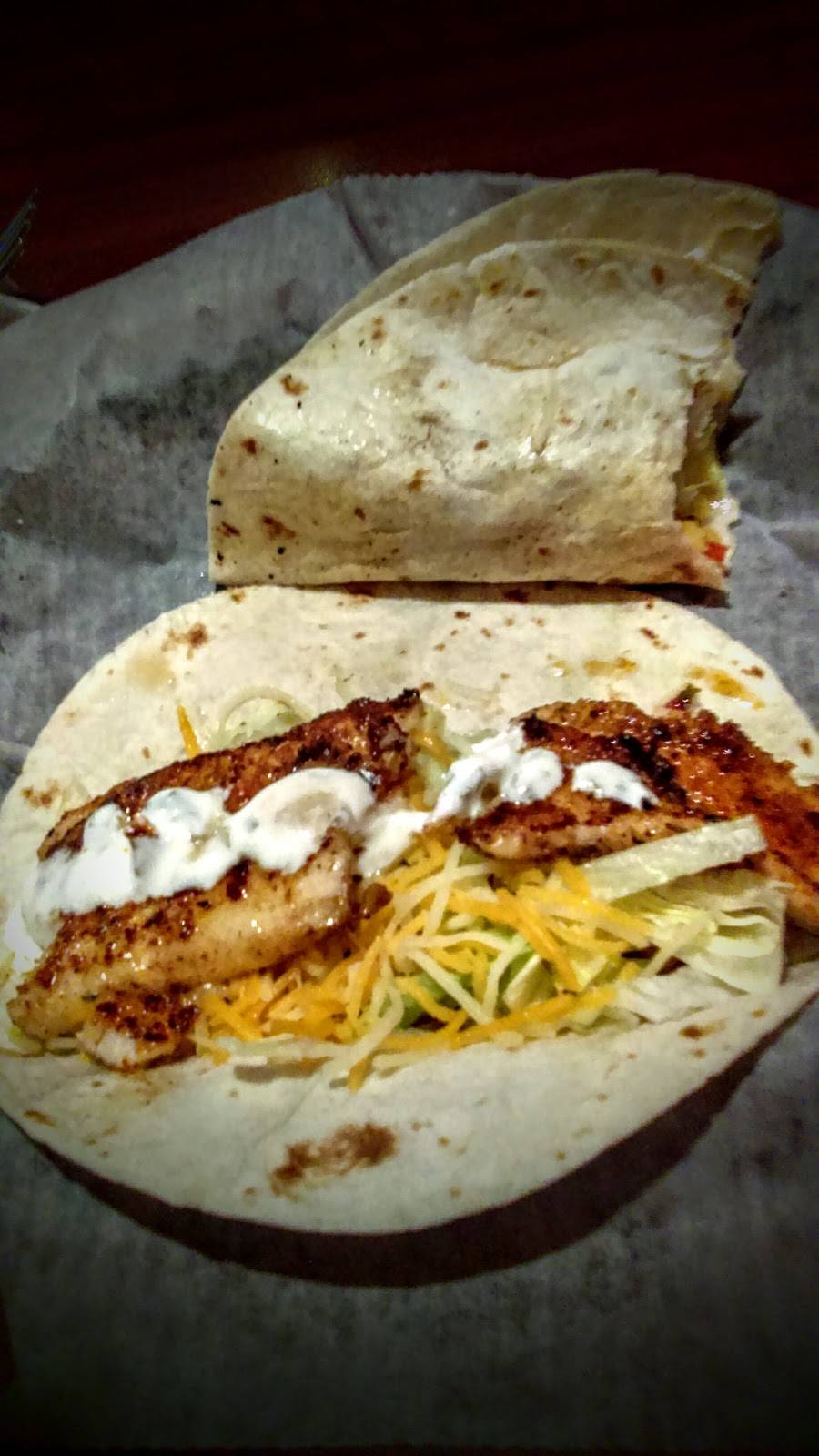 Union Lake Tap | restaurant | 7760 Cooley Lake Rd, Waterford Twp, MI 48327, USA | 2483630400 OR +1 248-363-0400