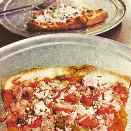 Vinos Pizzeria | restaurant | 2121 E Craig Rd, North Las Vegas, NV 89030, USA | 7025075700 OR +1 702-507-5700