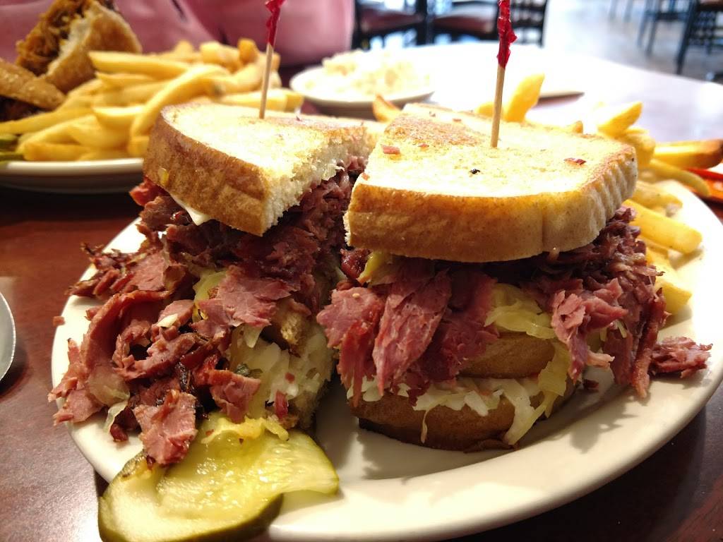 Alexanders Polish American Restaurant | restaurant | 559 S Lafayette St, South Lyon, MI 48178, USA | 2484861405 OR +1 248-486-1405