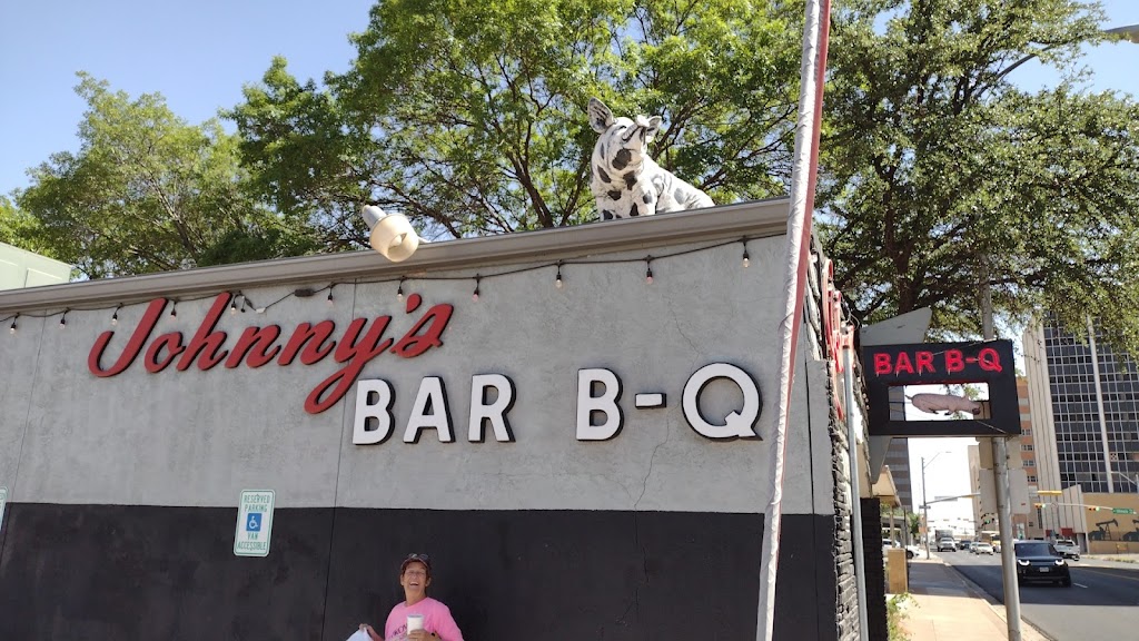 Johnnys BBQ | restaurant | 316 N Big Spring St, Midland, TX 79701, USA | 4322188806 OR +1 432-218-8806