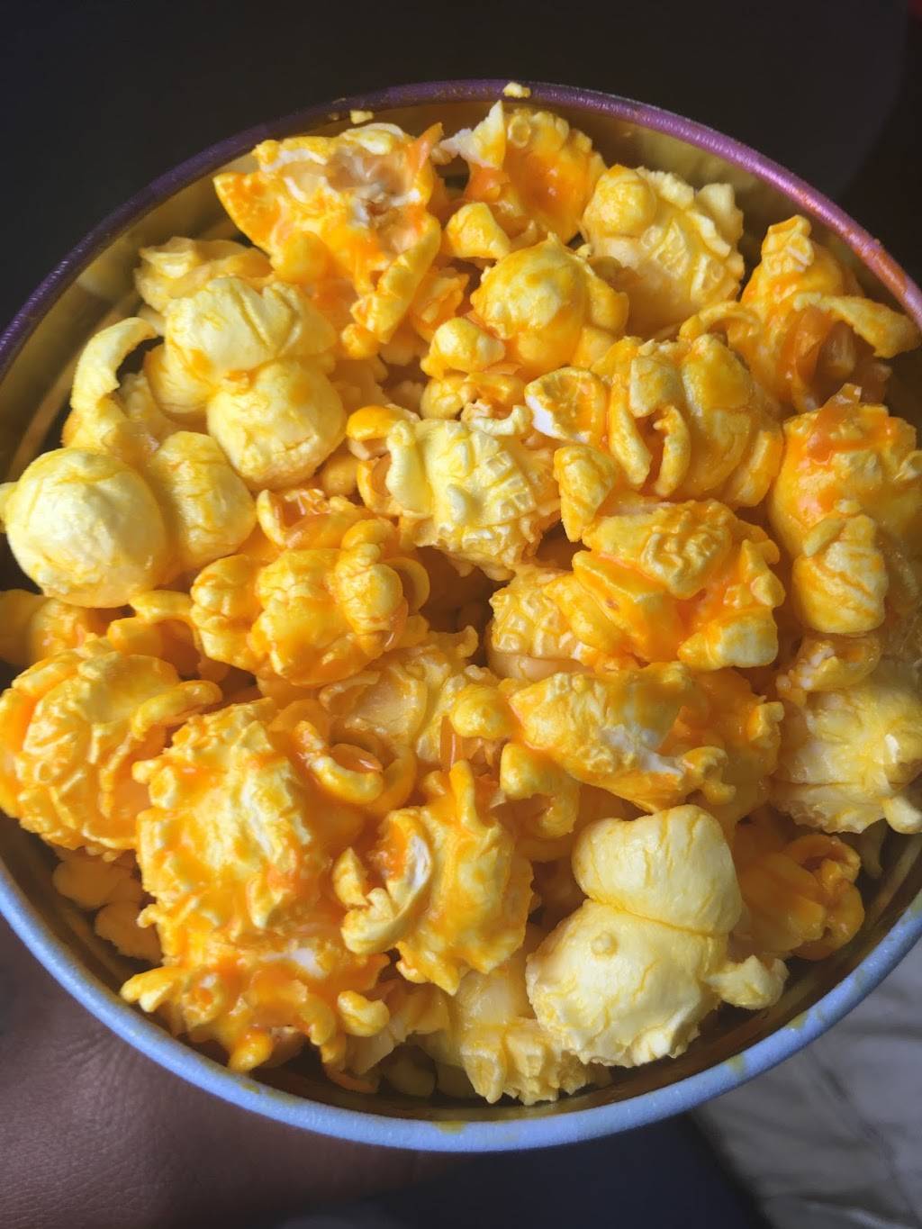 Garrett Popcorn Shops | meal takeaway | 737 E 87th St, Chicago, IL 60619, USA | 8884767267 OR +1 888-476-7267