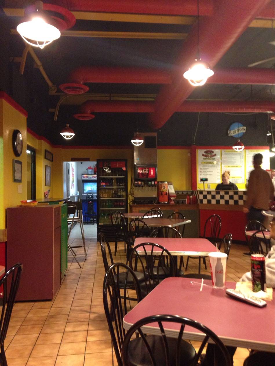 Famous Philly Cheese Steak & Wings | restaurant | 2200 Oneida St, Denver, CO 80207, USA | 3033335600 OR +1 303-333-5600