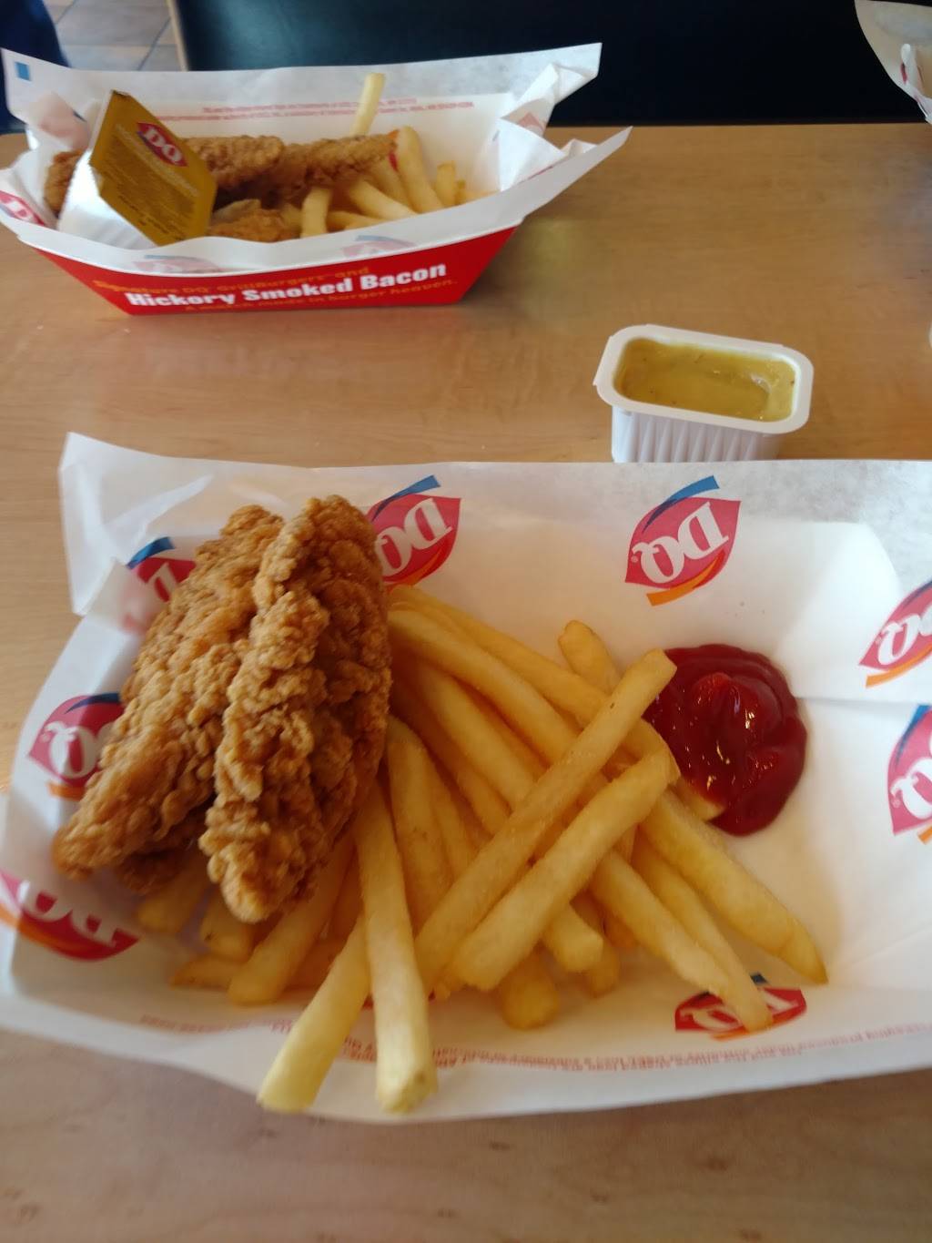 Dairy Queen Grill & Chill | restaurant | 1110 N Locust Ave, Lawrenceburg, TN 38464, USA | 9317622741 OR +1 931-762-2741