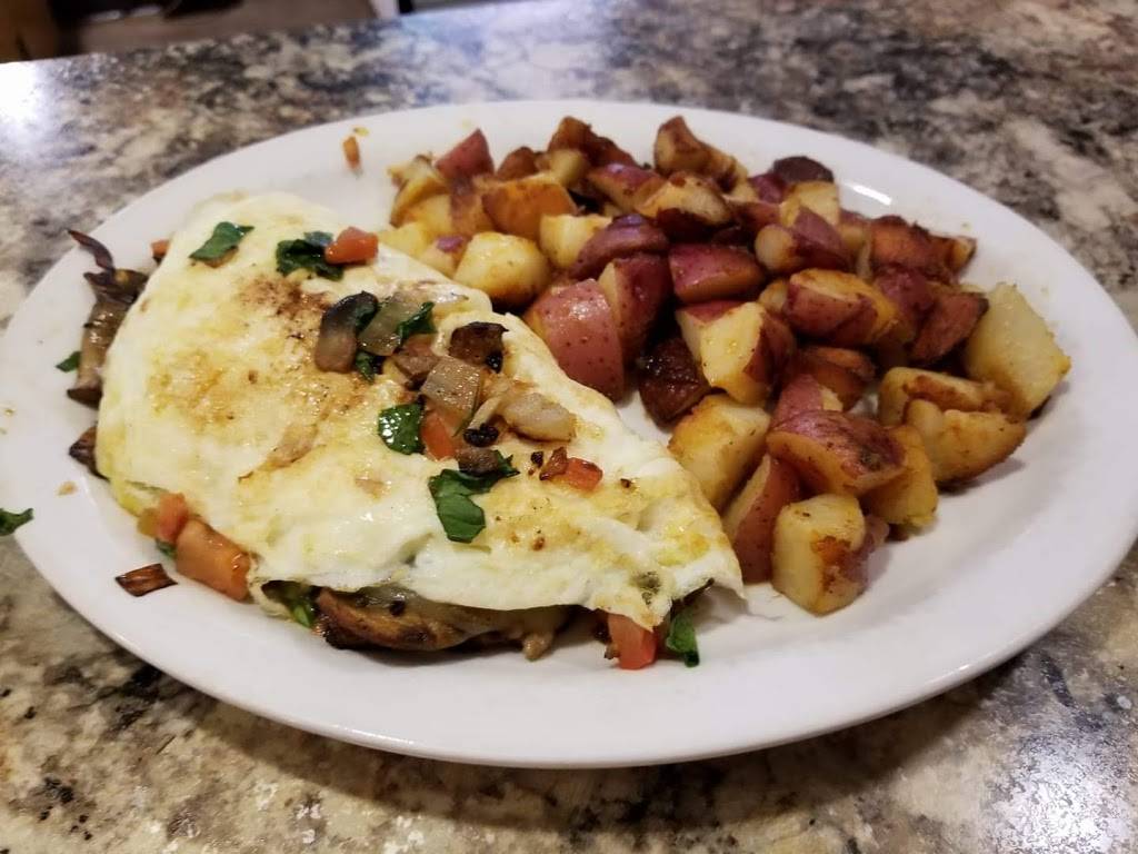 Family Tree Café | restaurant | 1/2, 129 S Bridge St, Dewitt, MI 48820, USA | 5176242280 OR +1 517-624-2280