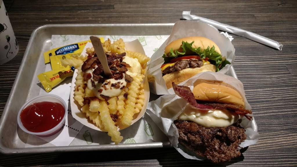 Shake Shack | restaurant | 234-236 Newbury St, Boston, MA 02116, USA | 6179335050 OR +1 617-933-5050
