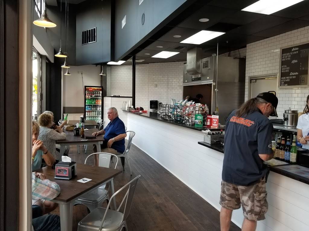 Masons Famous Lobster Rolls | restaurant | 2122 First St, Fort Myers, FL 33901, USA | 2392087271 OR +1 239-208-7271