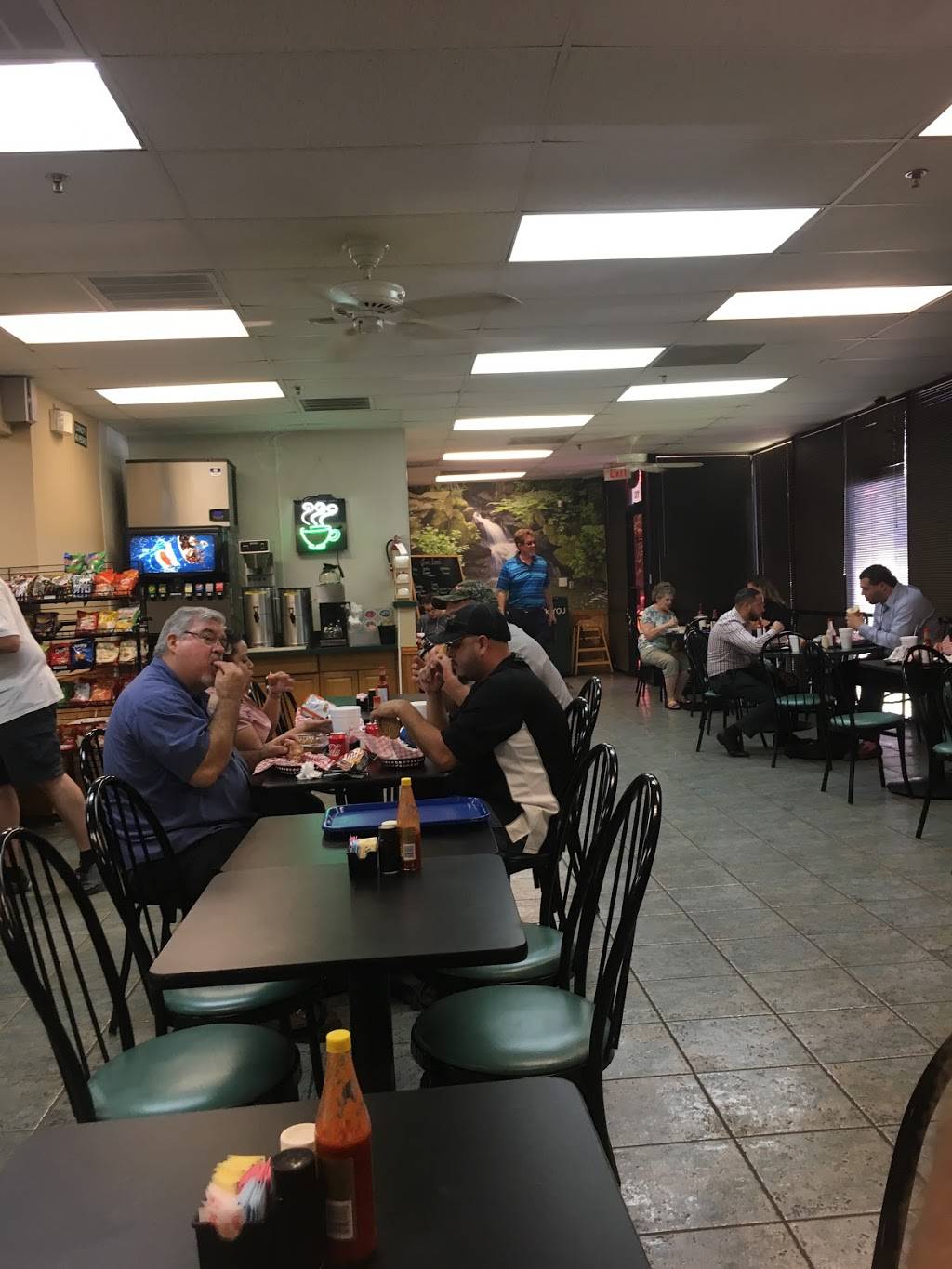 Saras Deli | meal takeaway | 3001 Gateway Dr # 110, Irving, TX 75063, USA | 9727532639 OR +1 972-753-2639