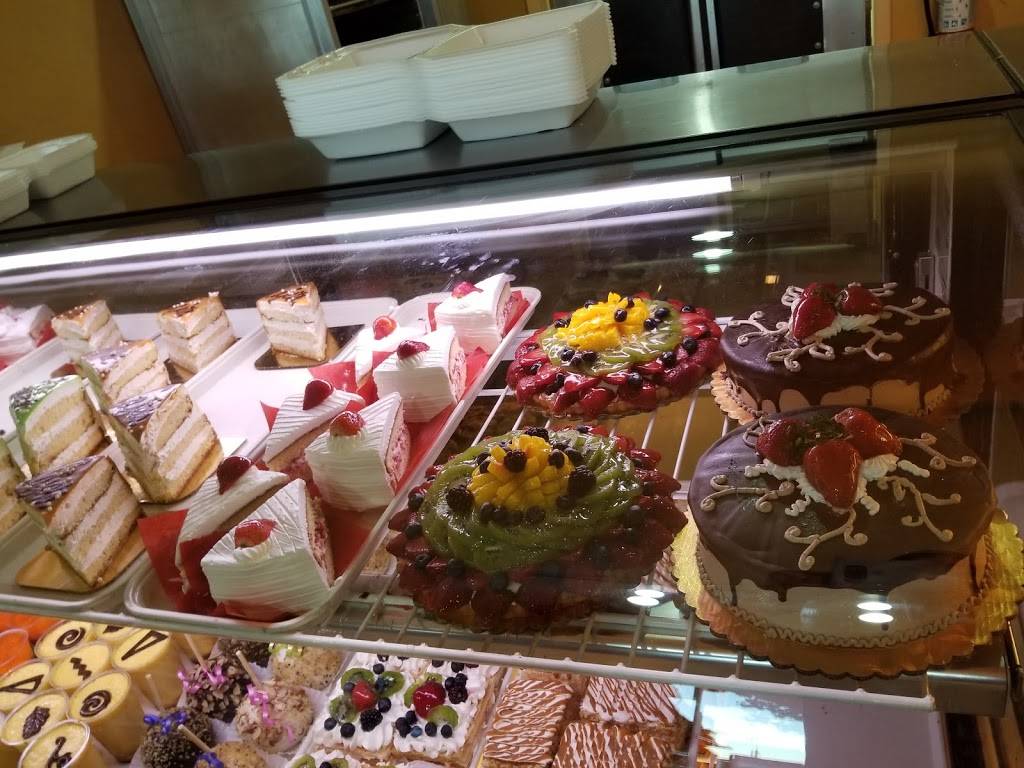 Guatemalteca Bakery | restaurant | 7630 Van Nuys Blvd, Van Nuys, CA 91405, USA | 8187828430 OR +1 818-782-8430
