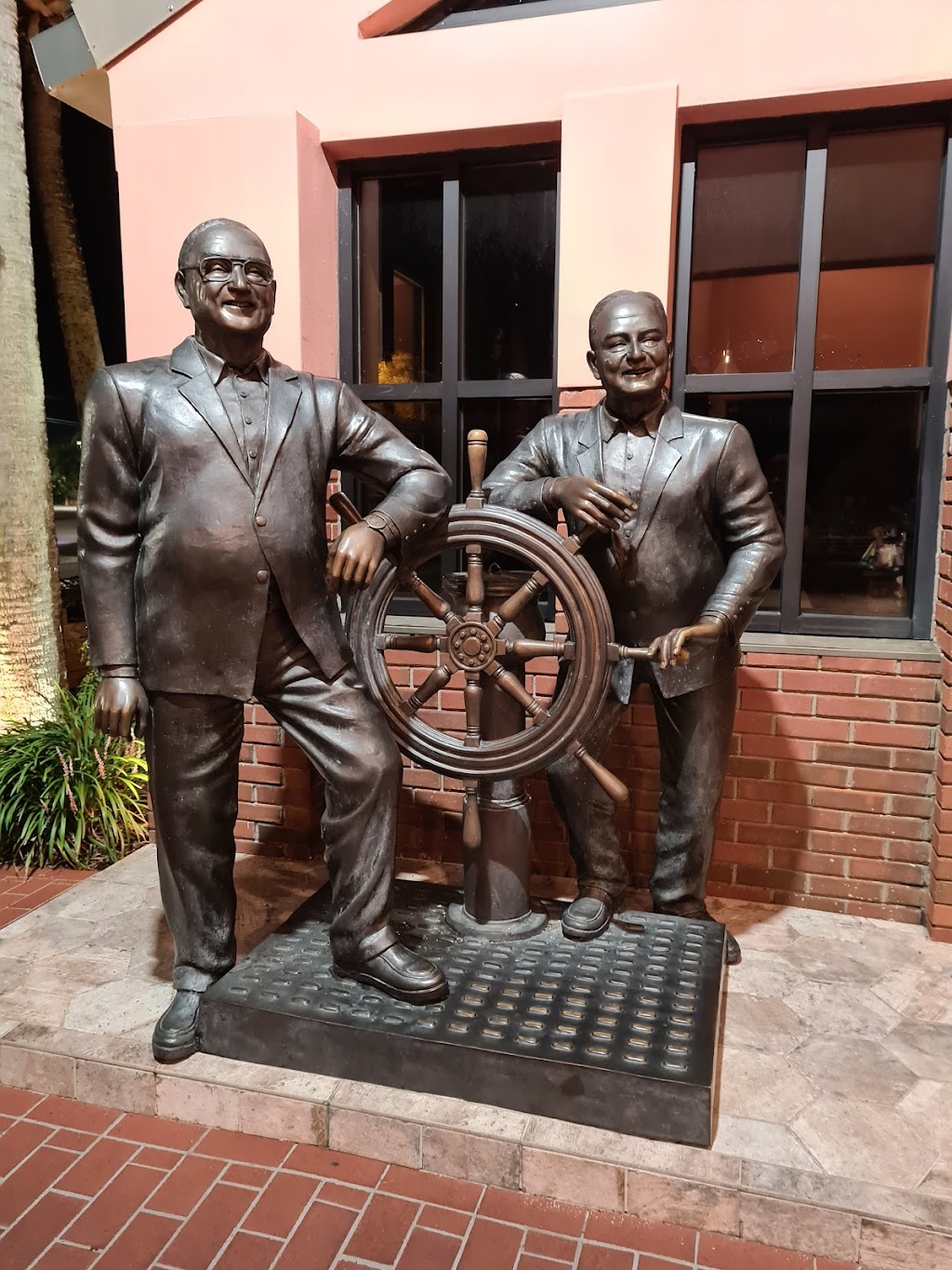 Capt. Andersons Restaurant & Waterfront Market | restaurant | 5551 N Lagoon Dr, Panama City, FL 32408, USA | 8502342225 OR +1 850-234-2225