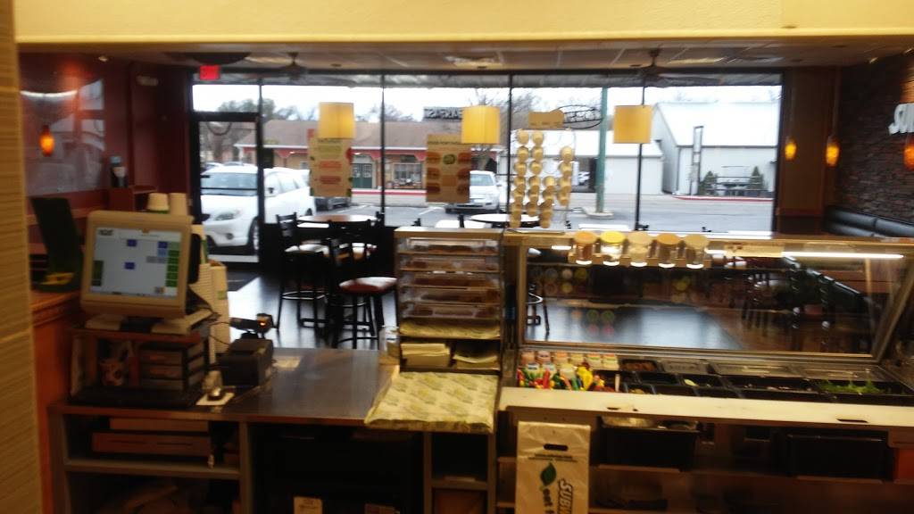 Subway | restaurant | 8 Milestone Terrace, Williamsport, MD 21795, USA | 2403668236 OR +1 240-366-8236