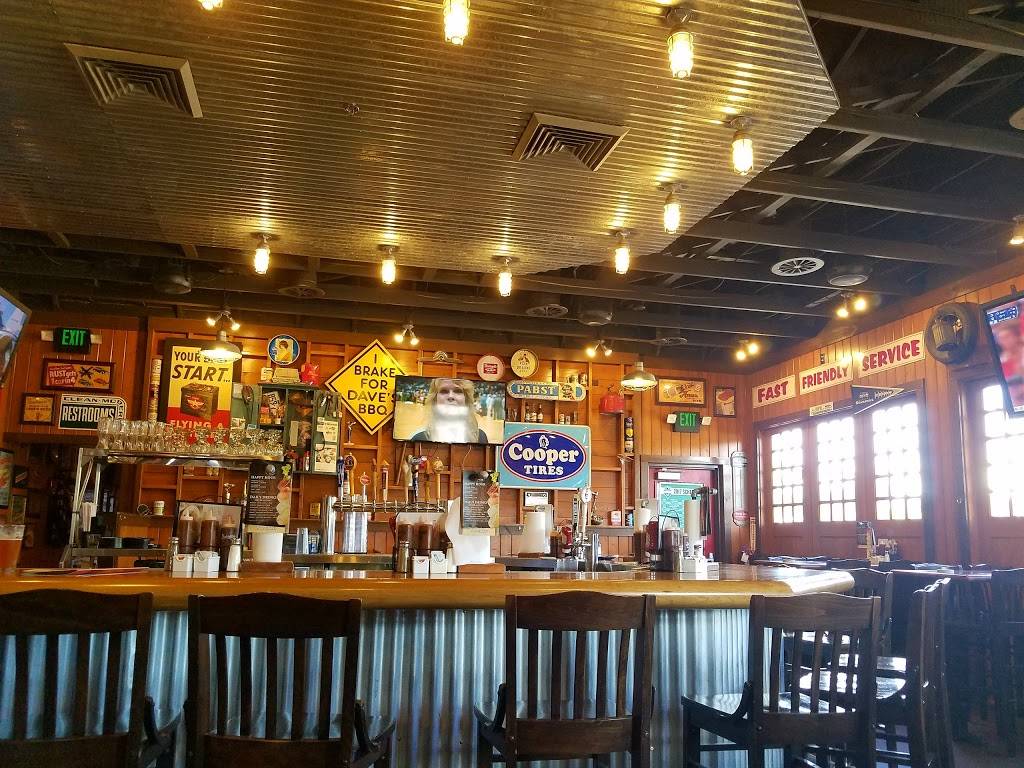 Famous Daves Bar-B-Que | restaurant | 1206 SE Everett Mall Way, Everett, WA 98208, USA | 4253531600 OR +1 425-353-1600