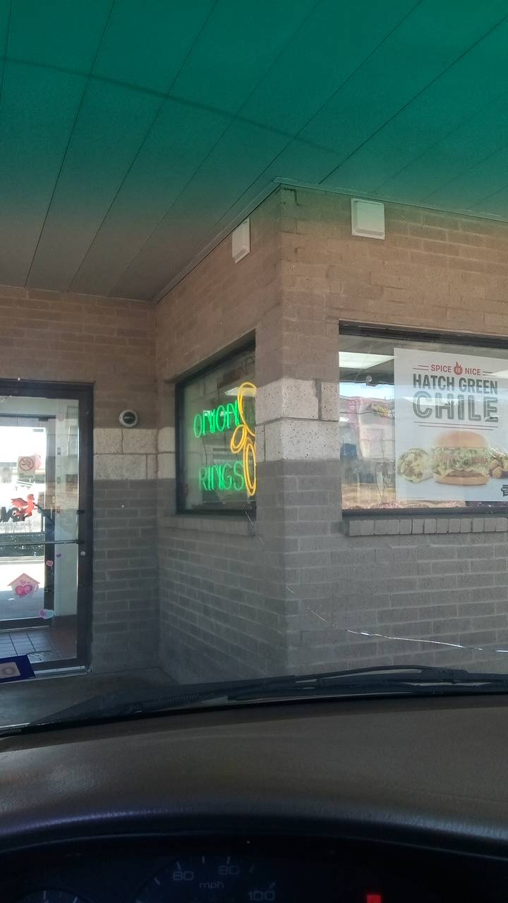 Sonic Drive-In | restaurant | 1800 Oates Dr, Mesquite, TX 75150, USA | 9726813122 OR +1 972-681-3122