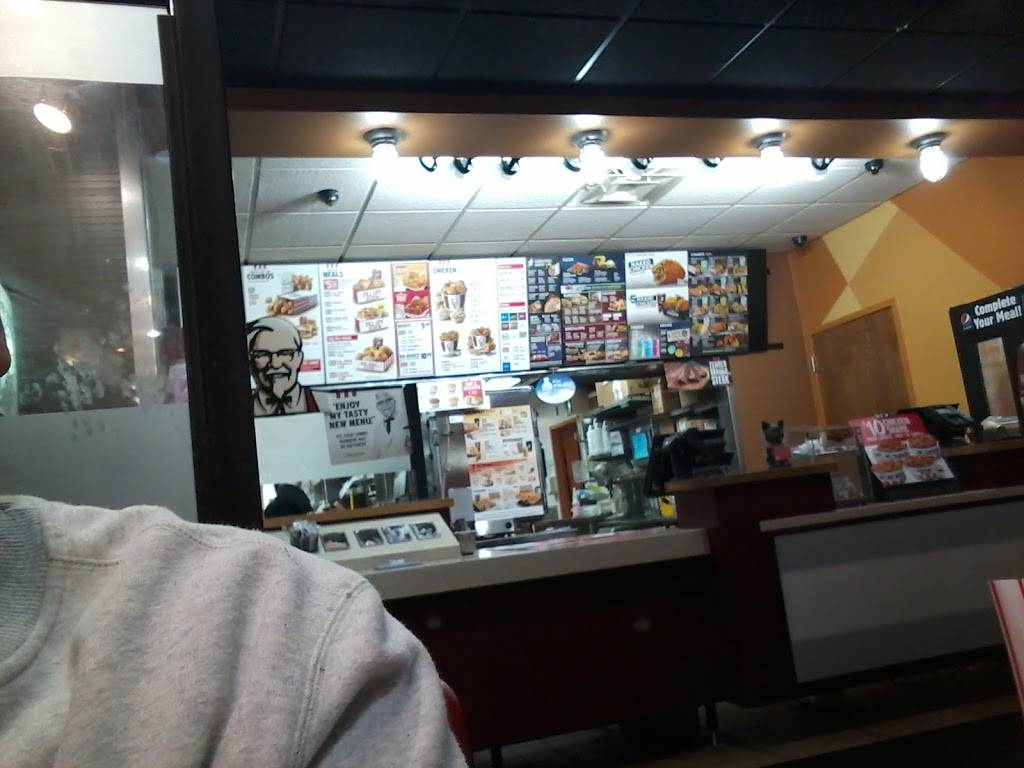 KFC | restaurant | 860 N 8th St, Medford, WI 54451, USA | 7157482032 OR +1 715-748-2032