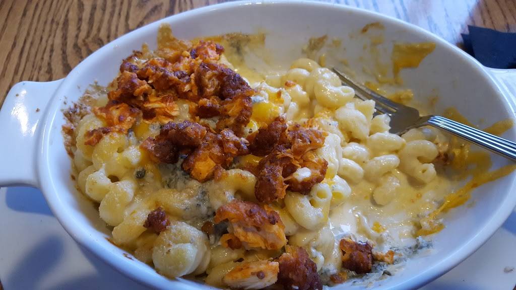 Gators Den Sports Grill | restaurant | 4200 NW 97th Blvd, Gainesville, FL 32606, USA | 3523314875 OR +1 352-331-4875