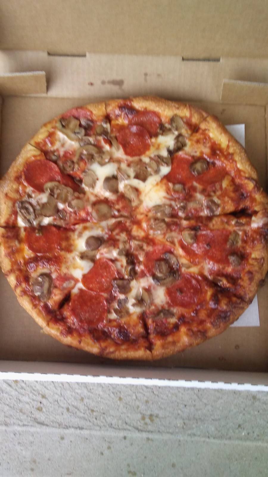 Lus Pizza | restaurant | 945 Main St, Grafton, OH 44044, USA | 4409262171 OR +1 440-926-2171