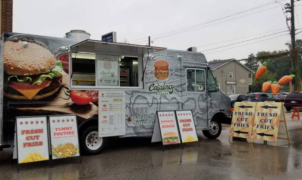 Casalingo Burger | restaurant | 6-14845 Yonge St Suite 214, Aurora, ON L4G 6H8, Canada | 4162230959 OR +1 416-223-0959