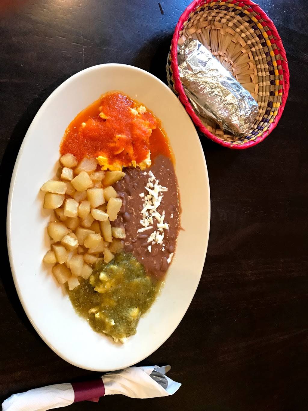 La Paloma Mexican Food, Store, & Treats | restaurant | 27 W Main St, Hartford, MI 49057, USA | 2693083281 OR +1 269-308-3281