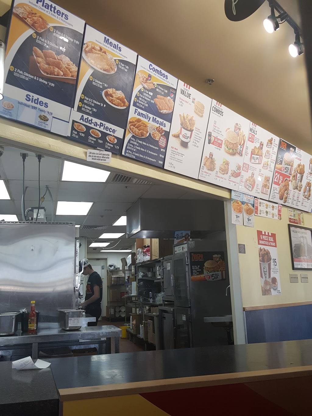 KFC | restaurant | 21566 N John Wayne Pkwy, Maricopa, AZ 85139, USA | 5205686626 OR +1 520-568-6626