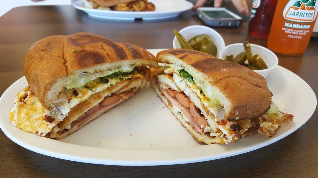 Chris Ice Cream | restaurant | 1405 E 86th St, Indianapolis, IN 46240, USA | 3172552156 OR +1 317-255-2156