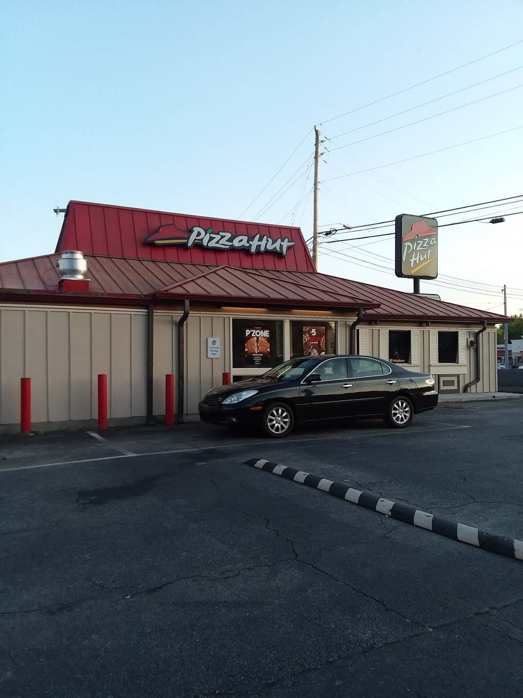 Pizza Hut | meal takeaway | 7801 E Brainerd Rd, Chattanooga, TN 37421, USA | 4238944835 OR +1 423-894-4835
