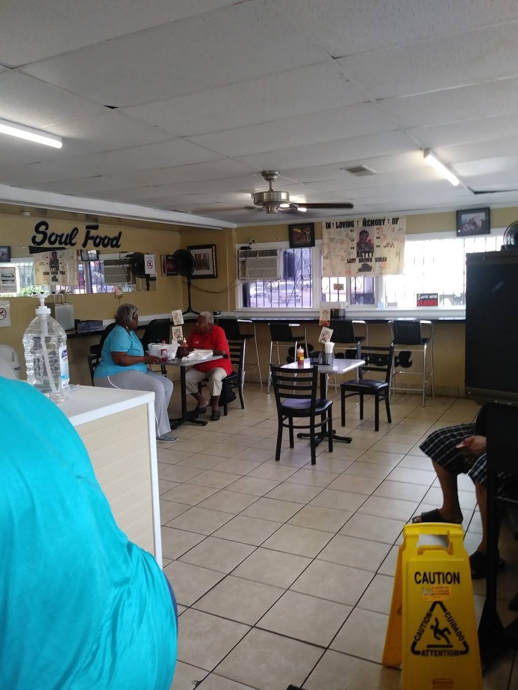 Soul Food Dining LLC | restaurant | 4900 Poplar Level Rd, Louisville, KY 40219, USA | 5029158239 OR +1 502-915-8239