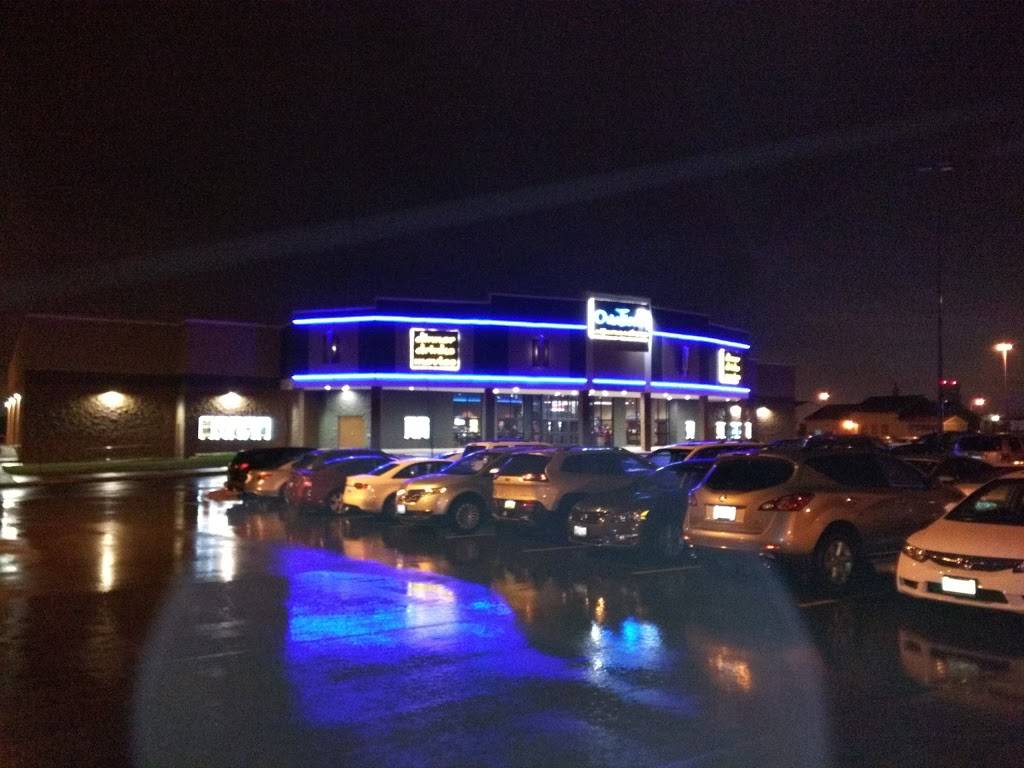 Ovation 10 Bloomington | restaurant | 415 Detroit Dr, Bloomington, IL 61704, USA | 3096612452 OR +1 309-661-2452