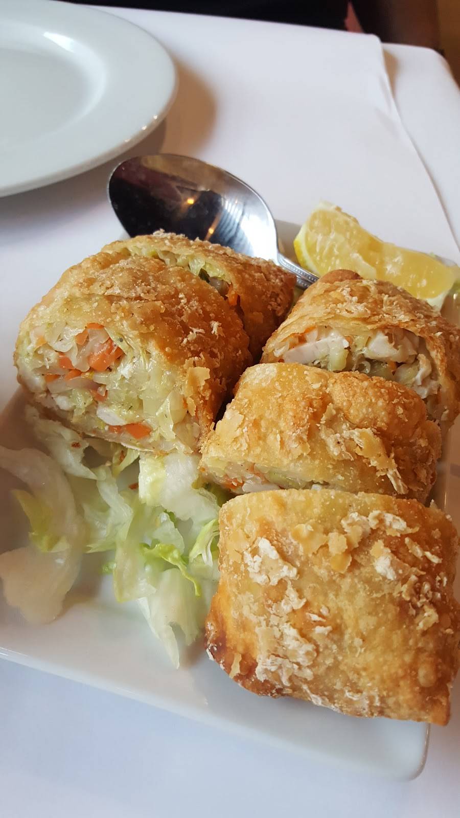 New Moon Restaurant | restaurant | 7620 Beach Blvd, Buena Park, CA 90620, USA | 7145629940 OR +1 714-562-9940