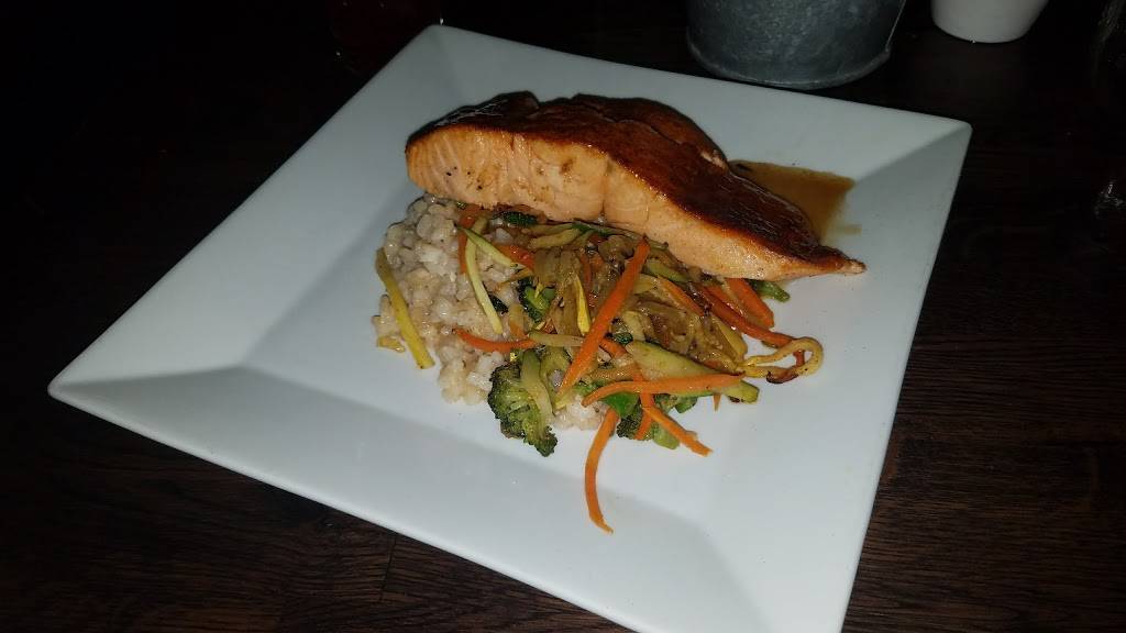 Figs Wood Fired Bistro | restaurant | 105 Church Hill Rd, Sandy Hook, CT 06482, USA | 2034265503 OR +1 203-426-5503