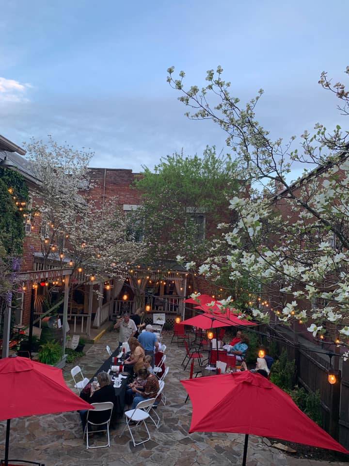 JONESBOROUGH BARREL HOUSE | restaurant | 119 E Main St, Jonesborough, TN 37659, USA | 4237532903 OR +1 423-753-2903