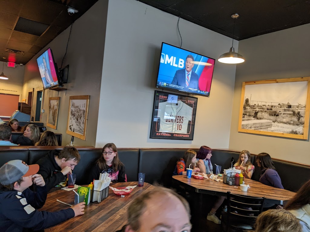 Vinwood Taphouse | restaurant | 1736 Main St, Philomath, OR 97370, USA | 5413070457 OR +1 541-307-0457