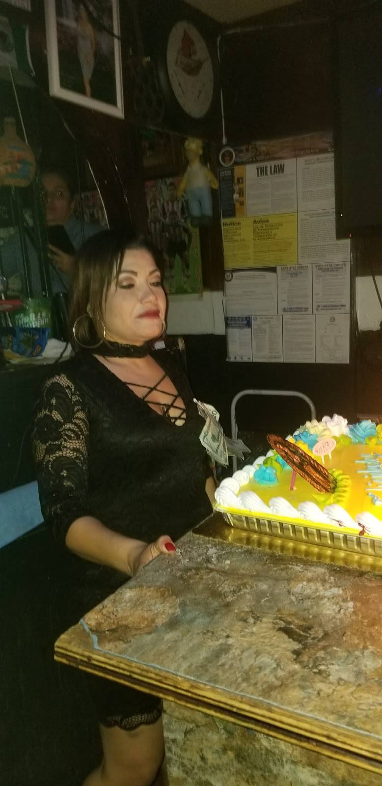 Cantina El Cubetazo | restaurant | 4736 Maple Ave, Dallas, TX 75219, USA | 4696443869 OR +1 469-644-3869