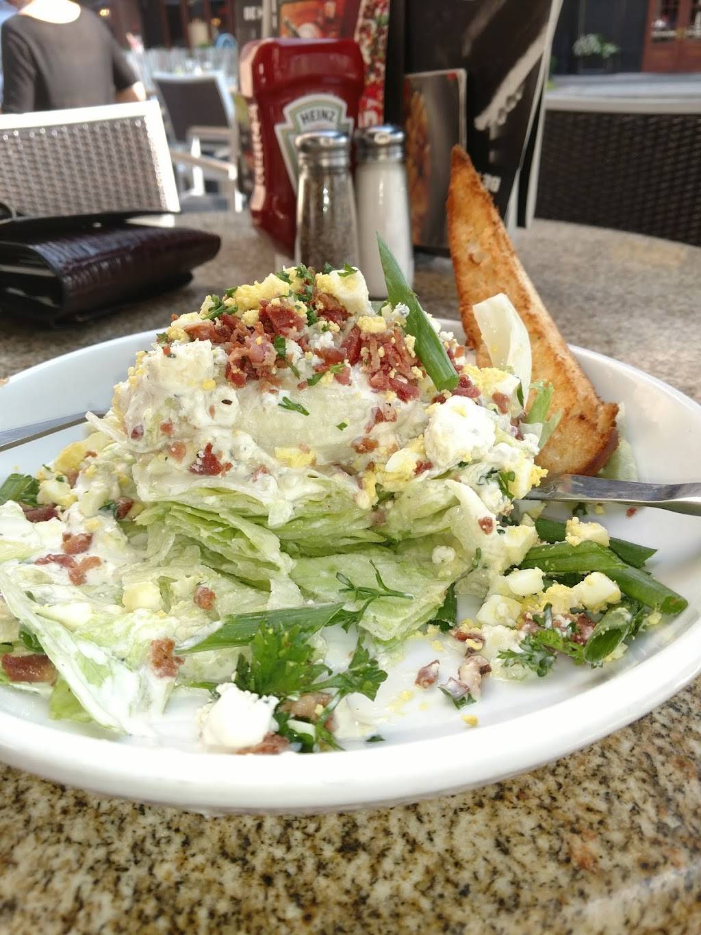 Bar Louie - The Gulch | night club | 314 11th Ave S, Nashville, TN 37203, USA | 6154571632 OR +1 615-457-1632