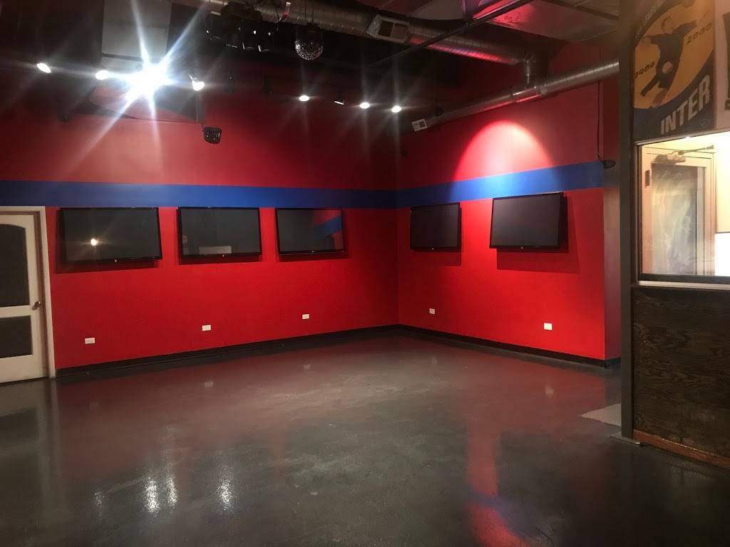 CFA Clubhouse | restaurant | 6122 N Clark St, Chicago, IL 60660, USA | 7739065920 OR +1 773-906-5920