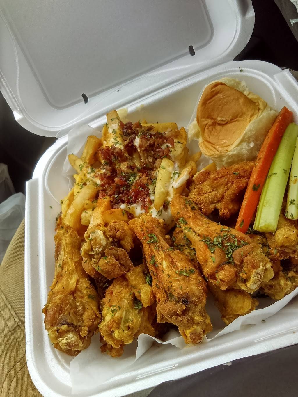 901 Wings | restaurant | 1515 Main St, Southaven, MS 38671, USA | 6623939016 OR +1 662-393-9016