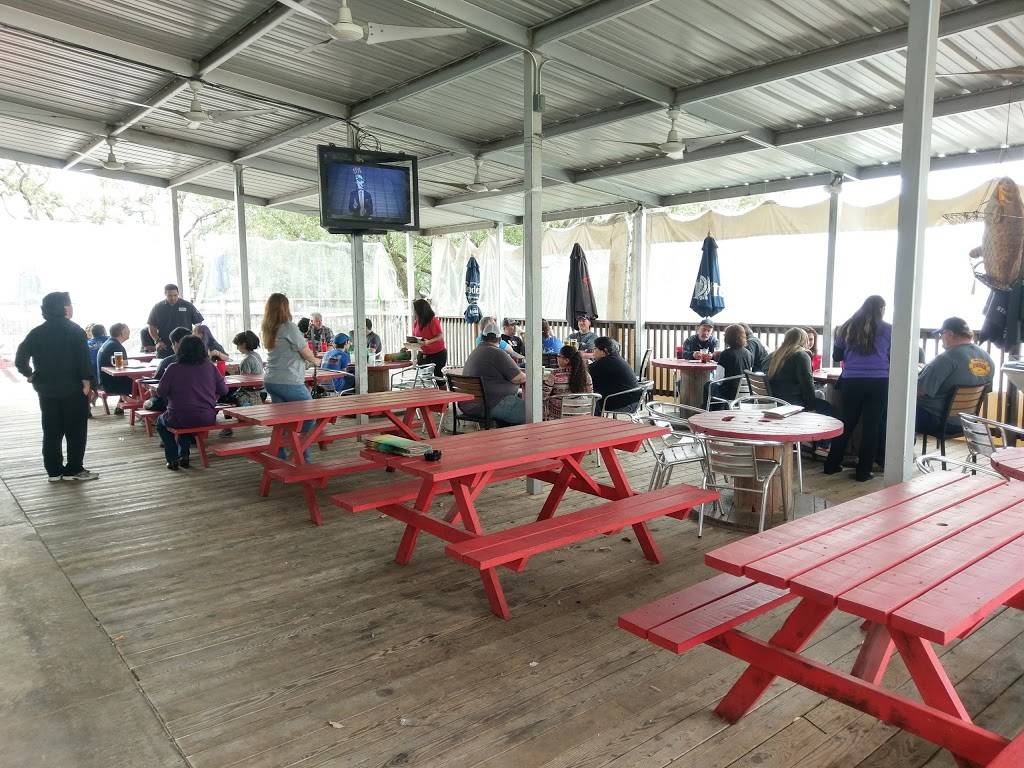 Hurricane Grill & Wings | restaurant | 2611 SE Military Dr Ste 108, San Antonio, TX 78223, USA | 2103334329 OR +1 210-333-4329