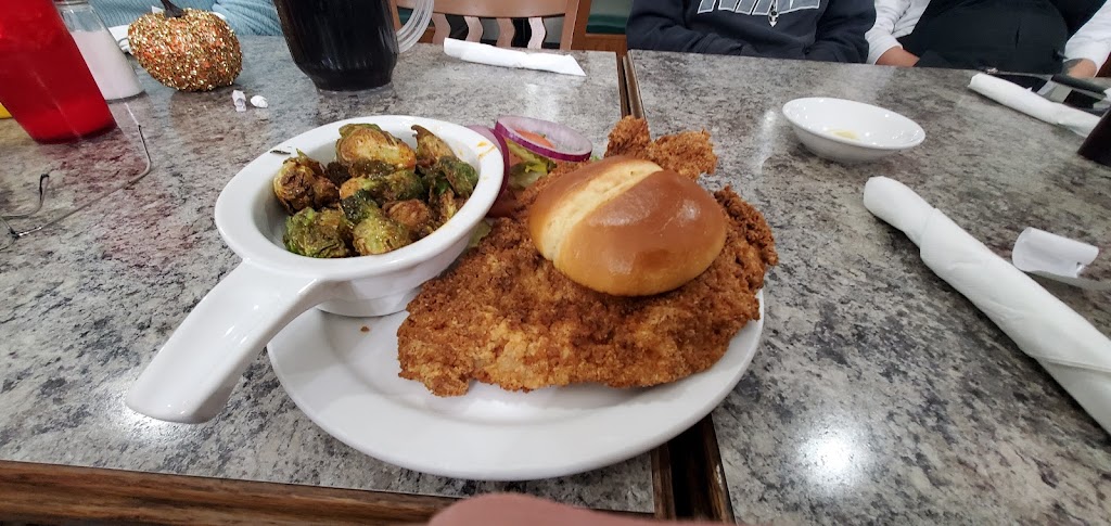 The Main Event Bar & Grill | restaurant | 58 N Main St, Frankfort, IN 46041, USA | 7656544702 OR +1 765-654-4702