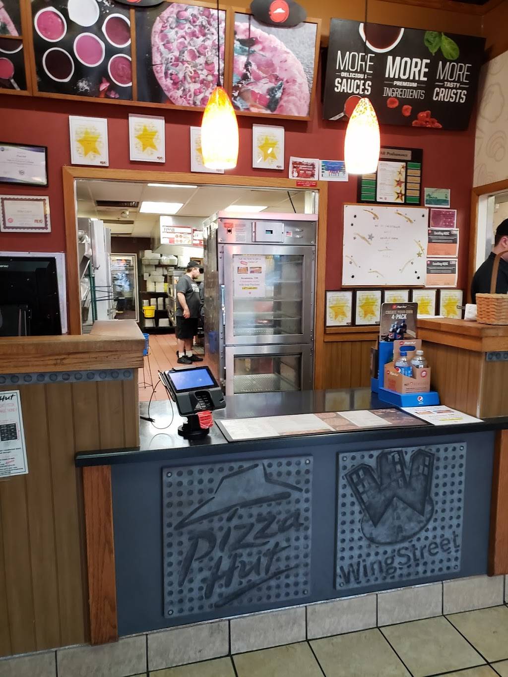 Pizza Hut | restaurant | 13883 W Hillsborough Ave, Tampa, FL 33635, USA | 8138552554 OR +1 813-855-2554